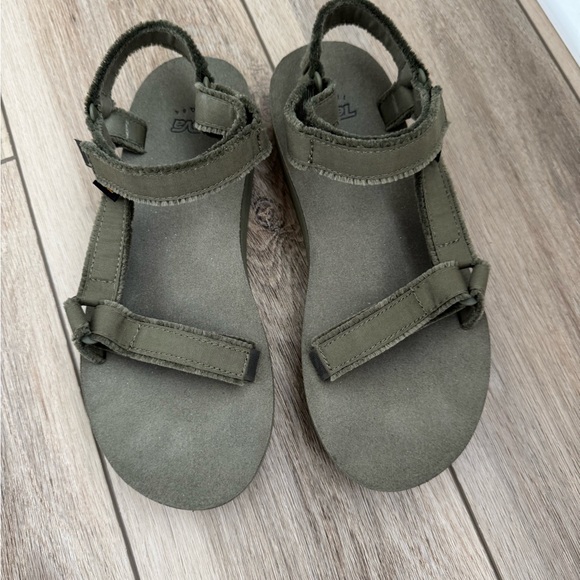 Teva Sandals - Picture 1 of 3